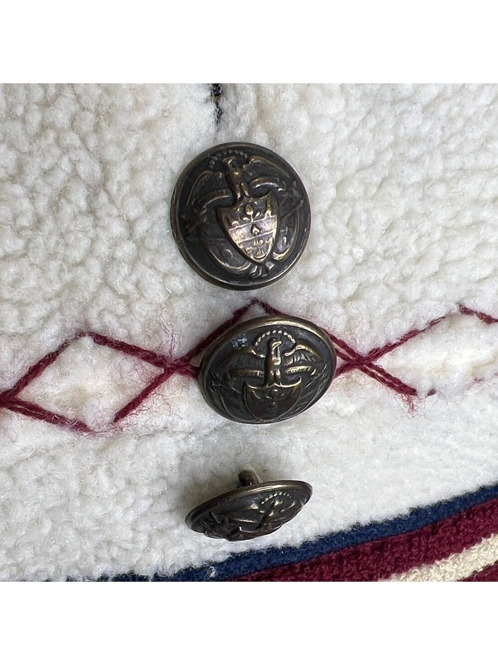 Cozy Cream and Blue Fleece Sweatshirt with Flag Patch Size Medoum - Picture 6 of 15